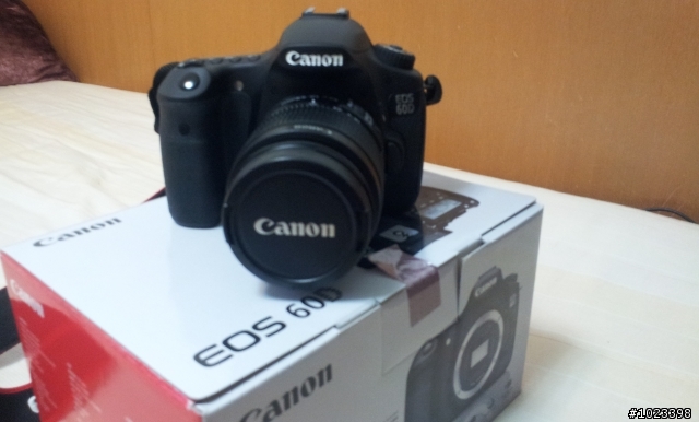 [開箱]人生第一台單眼，Canon EOS 60D ><