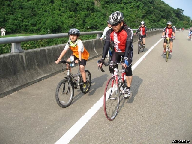 【照片】台72線快速公路樂活飆汗行〈多數為小朋友〉