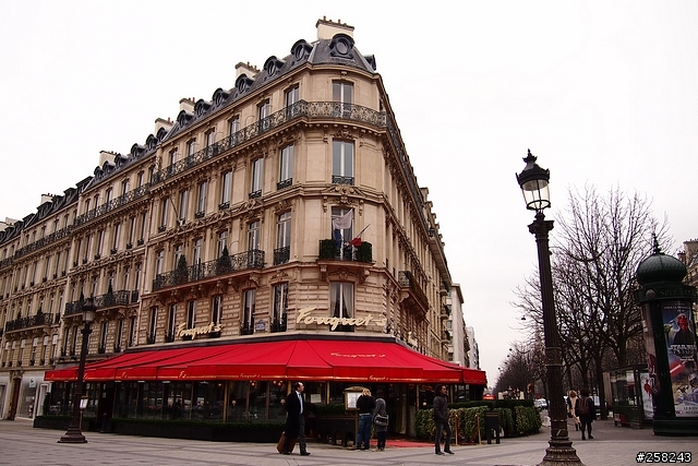 【西西分享】法國DAY7-巴黎Paris(凱旋門、香榭麗舍大道、拉法葉百貨、春天百貨)