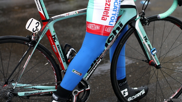 (01看圖) 0310 雨中街賽