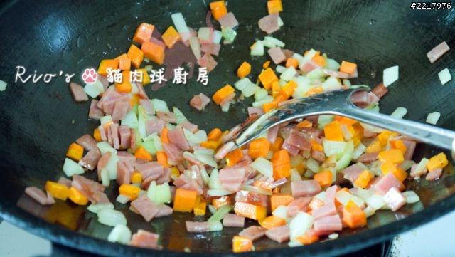 [貓肉球廚房]翻滾吧~"炒蛋飯"