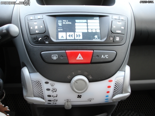 Peugeot 107 開箱