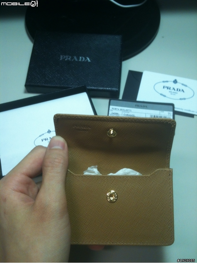 [分享] Prada  Porta Biglietti 焦糖色名片夾