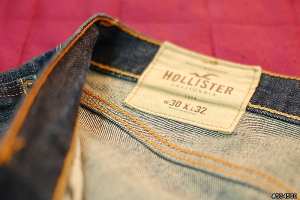 [分享] Hollister Slim Straight 牛仔褲