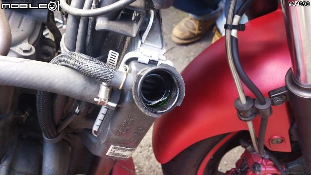 [教學]SYM T2更換水箱水、火星塞、安裝水溫表