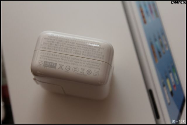 [分享] The New iPad + ROCK 恆系列 保護套 + Nillkin保護貼+ELECOM手提包