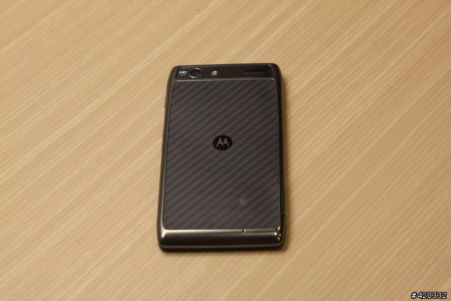 大電量救世主降臨(RAZR Maxx、iPhone 4S、HTC One X、SAMSUNG SII電力大亂鬥 )