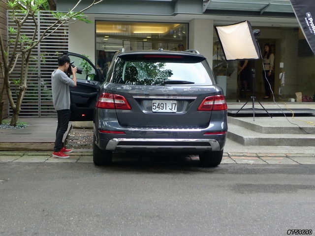 ALL NEW M CLASS ML350 AMG 跑到我家一樓了