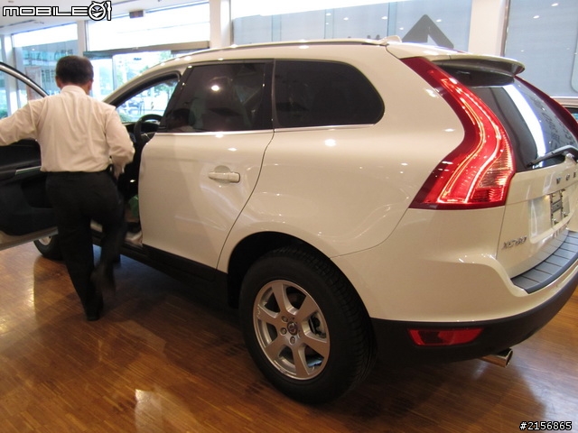 [驗車半開箱] volvo xc60 極地白  T5 豪華版