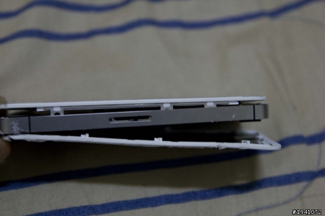 iphone摔成這樣，你們覺得還有必要修嗎?