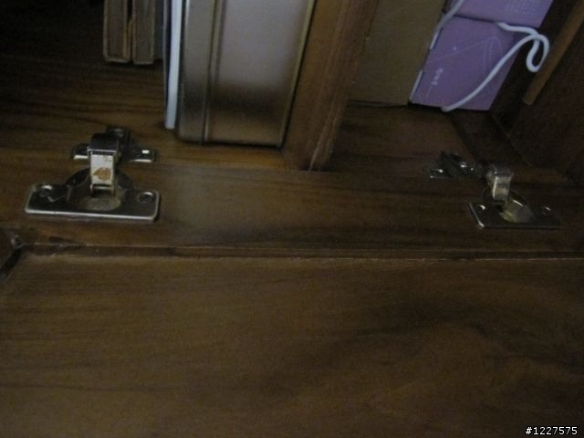 櫃子的絞鏈壞掉了..能夠自己買BLUM的絞鏈回來換嗎?