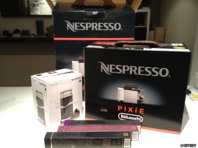 Nespresso Pixie 意式咖啡機 by DeLonghi