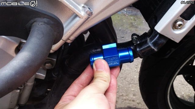 [教學]YAMAHA FZ6S Spec1 更換水箱水，安裝水溫錶、測速器、車充