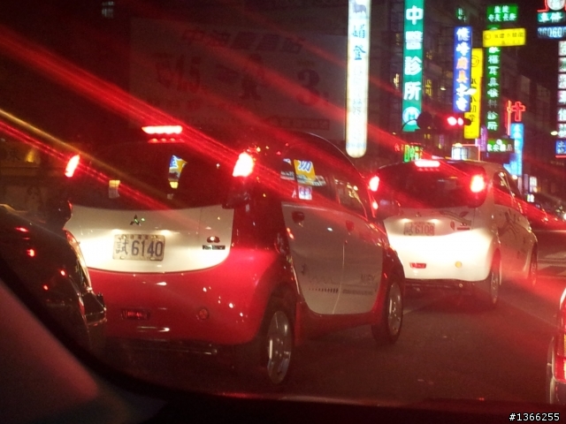 那天在路上拍到的這是純電動車嗎