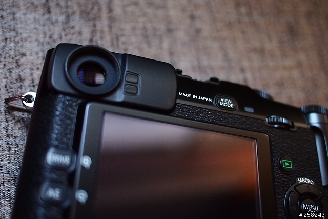 【西西分享】左打全幅機 右打微型單眼？---富士Fujifilm X-Pro1