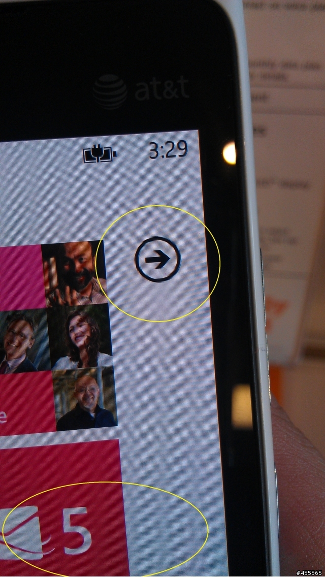 Nokia Lumia 900 螢幕