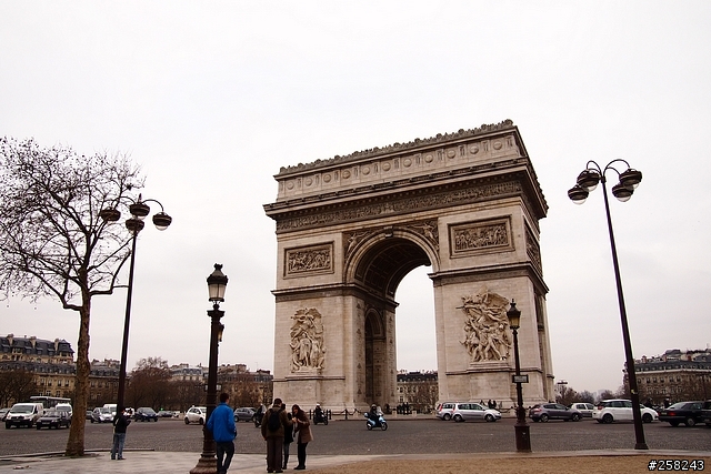 【西西分享】法國DAY7-巴黎Paris(凱旋門、香榭麗舍大道、拉法葉百貨、春天百貨)