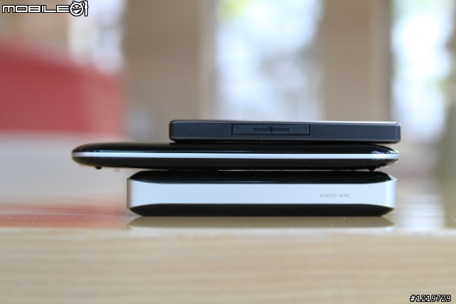 清涼開箱 WiFi 無線隨身碟 解決iphone,ipad容量無法擴充的問題
