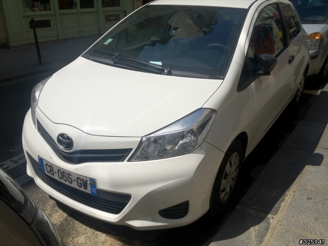 NEW YARIS HYBRID 開   箱