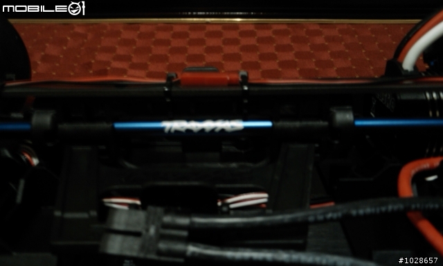 TRAXXAS REVO3.3+100MPH  XO-1