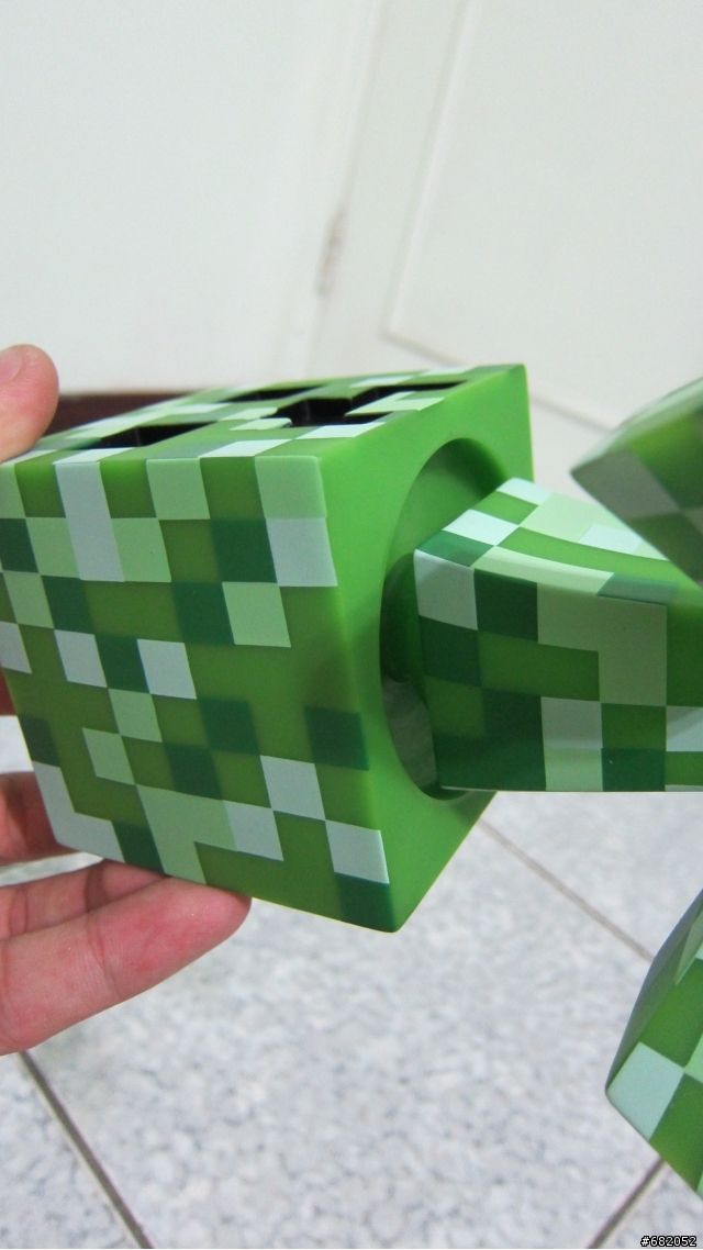 MINECRAFT-CREEPER(苦力怕)官方公仔開箱~圖多慎入