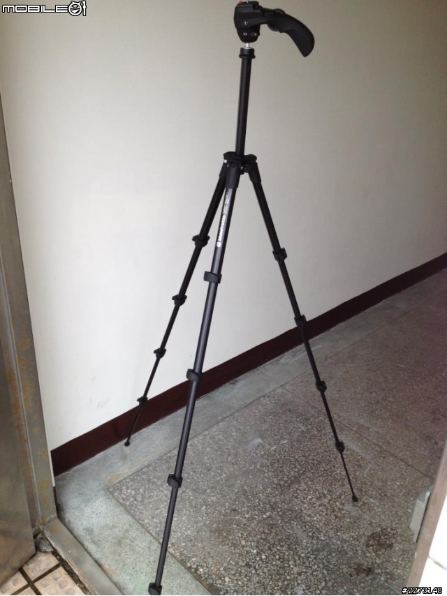 [開箱] 大賣場挖到寶!! Manfrotto 腳架MKC3-H01