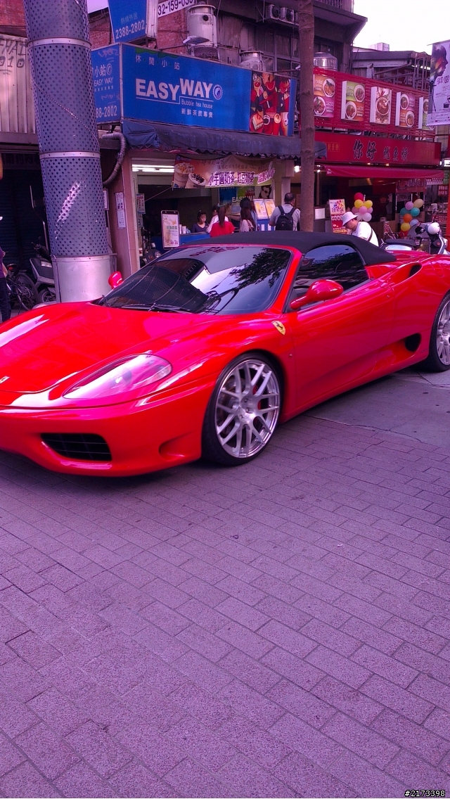 上台北在西門町看到360和雪佛蘭