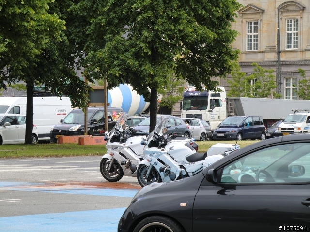 [分享]北歐路上遇到的Motorcycle