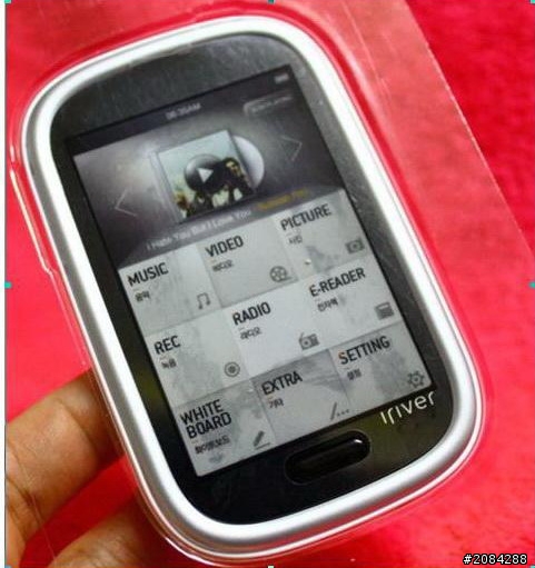 [開箱]「輕薄、時尚」iriver B100 MP4 可看PDF的新機