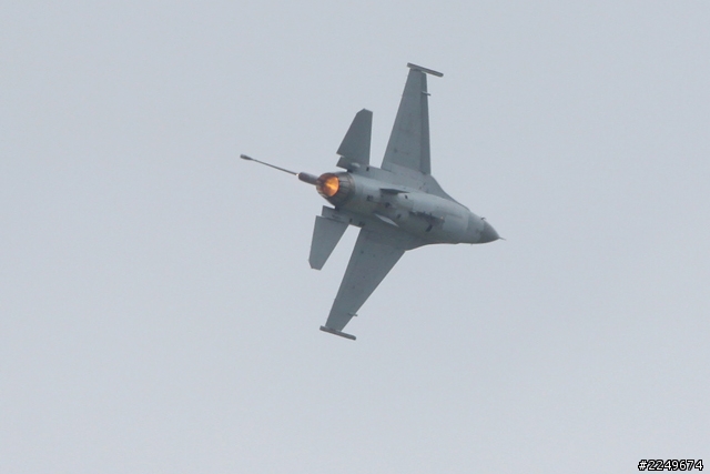 SUV油耗終極挑戰 空軍表演同場加映！