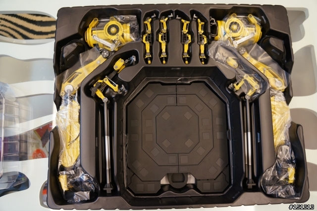 開箱 ~ HOT TOYS MMS160 鋼鐵人2 著裝整備台