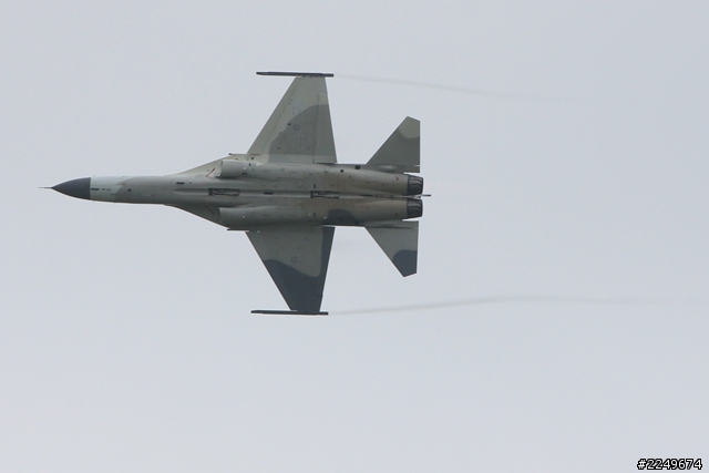 SUV油耗終極挑戰 空軍表演同場加映！