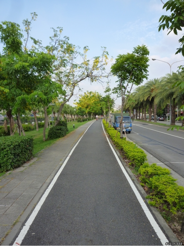 大白LG趴趴走(高雄愛河之心篇)