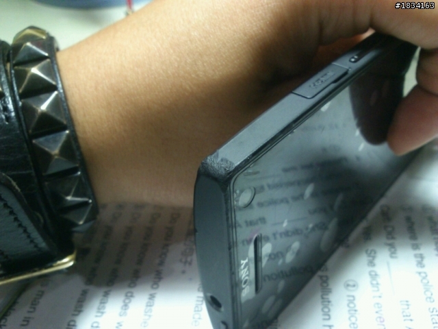 可能是第一台  Xperia S 道路撞擊測試
