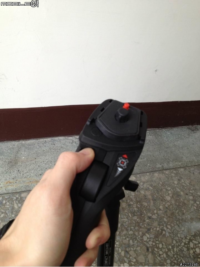 [開箱] 大賣場挖到寶!! Manfrotto 腳架MKC3-H01