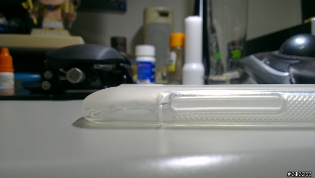有人用過Dapad出的 ONE X磨砂背蓋嗎? 相機孔突起似乎太低(有圖)