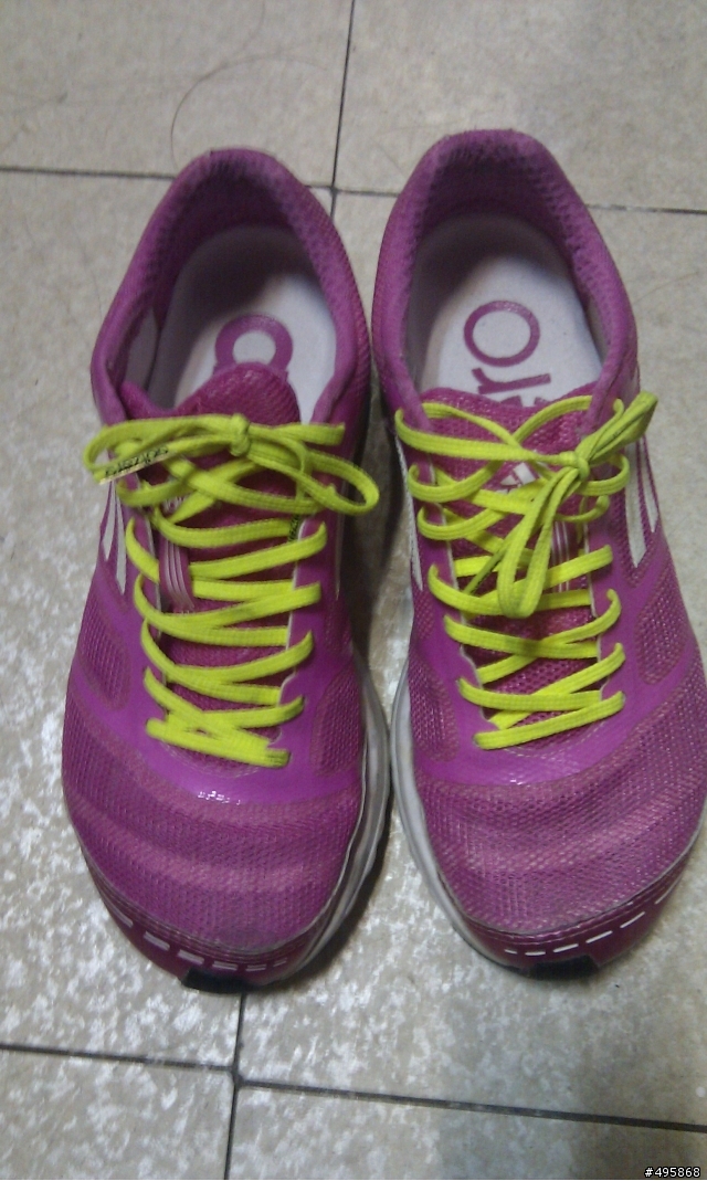 Adidas adizero feather鞋子品質好差的啊!!!