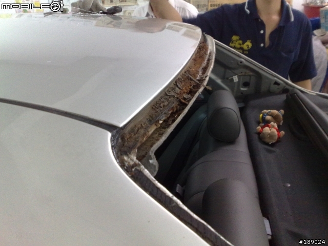 PREMIO~~車外大雨車內漏水維修記