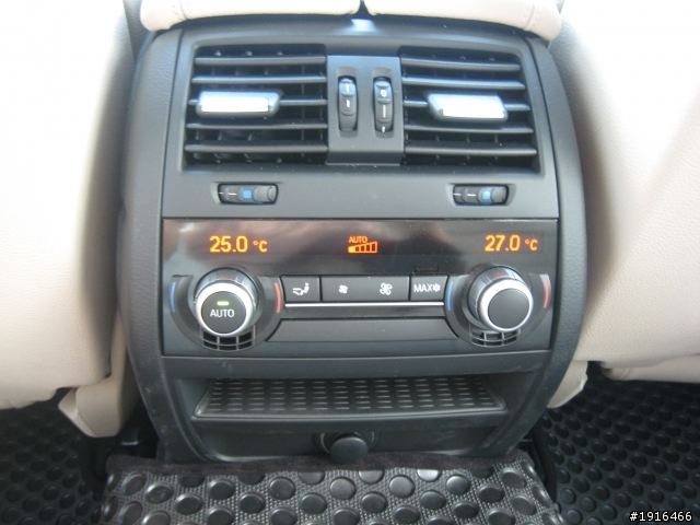 [遲到的小小開箱] 2012 520i Touring - 之遇雨則發溼答答篇