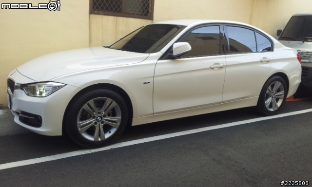 BMW F30 320i 白色  開箱  內裝照片  照不漂亮請見諒