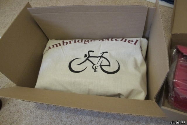 。。開箱分享文。。劍橋包有那麼紅喔？