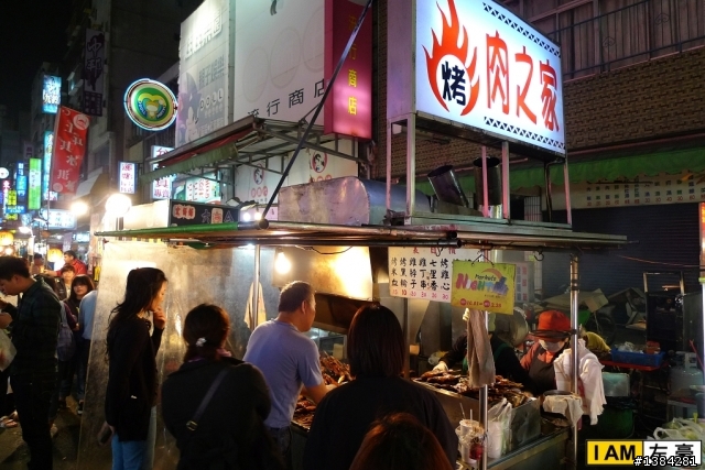 [旅遊] 高雄。六合夜市 (誤闖禁地的肥小羊)