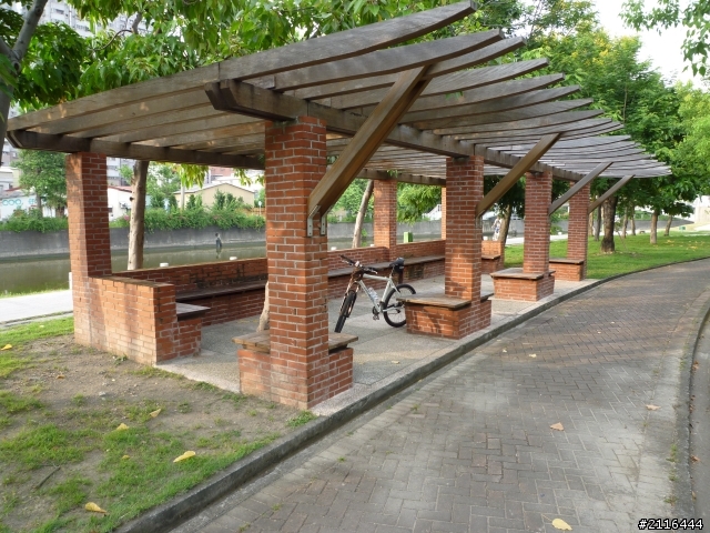 大白LG趴趴走(高雄愛河之心篇)