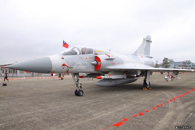 SUV油耗終極挑戰 空軍表演同場加映！