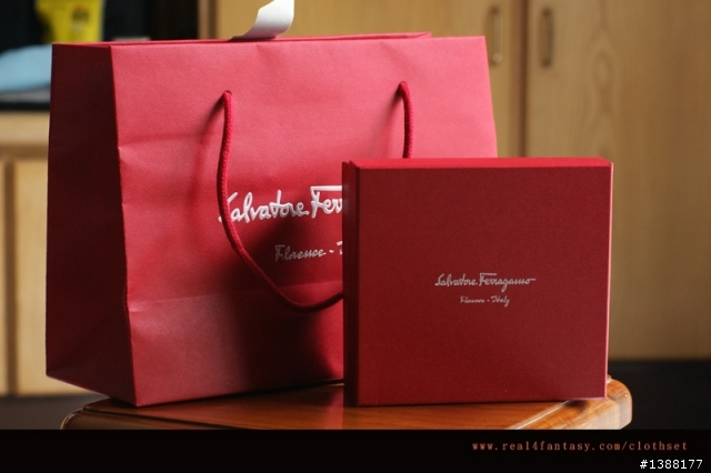 Salvatore Ferragamo 春夏折扣 之 迷你SOFIA零錢包兼購物袋