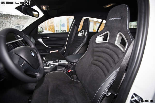 BMW F20 小小開箱文(7/17小小改裝 KW V3 避震器)