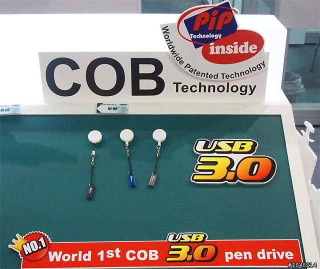 * 足球小子! 迷你USB3.0碟點燈!  *  VERICO KINGMAX 在COMPUTEX 2012 ( 削筆碟 COB碟點燈 )