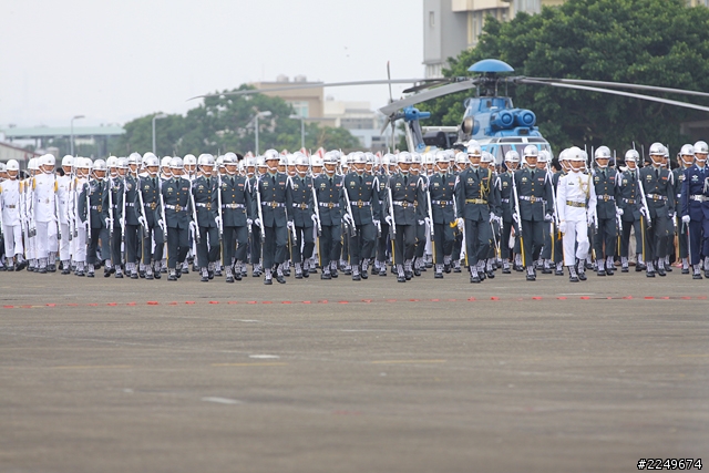 SUV油耗終極挑戰 空軍表演同場加映！