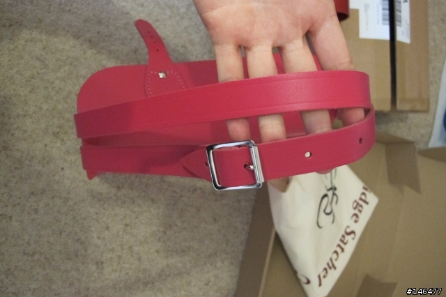 。。開箱分享文。。劍橋包有那麼紅喔？