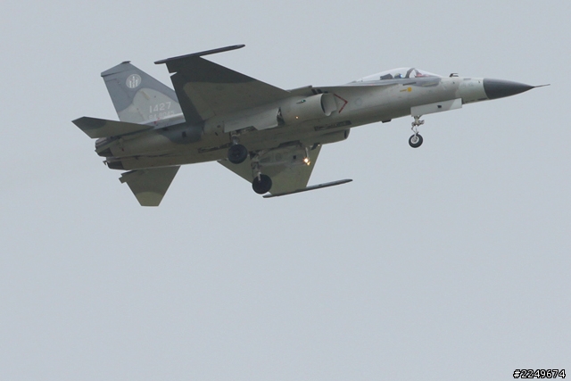 SUV油耗終極挑戰 空軍表演同場加映！